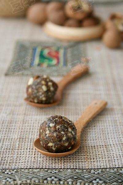 ʲ��Ԫ���ڵ�����