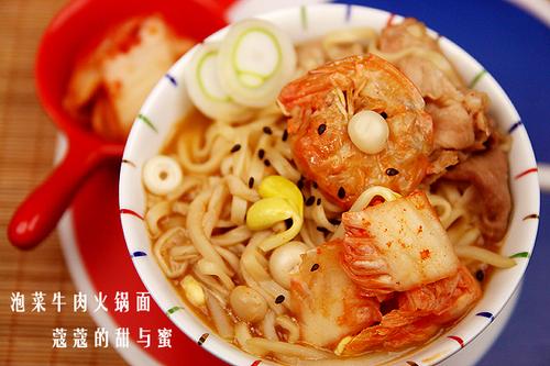 韩式泡菜牛肉火锅面的做法