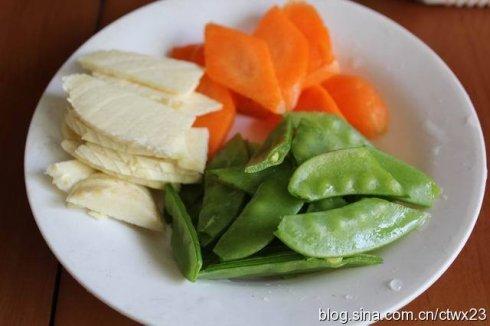 八珍豆腐煲的做法