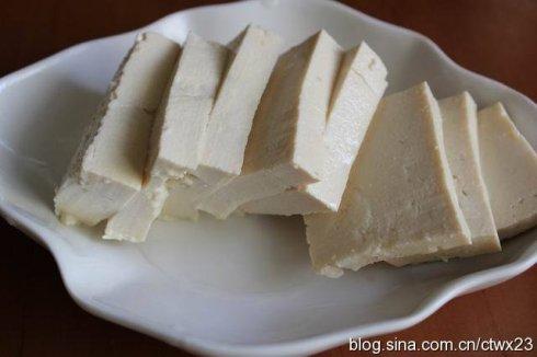 八珍豆腐煲的做法