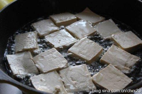 八珍豆腐煲的做法