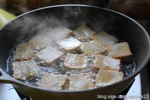 八珍豆腐煲的做法