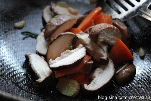 八珍豆腐煲的做法