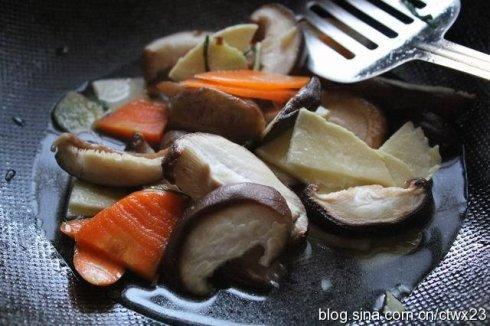 八珍豆腐煲的做法