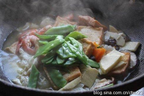 八珍豆腐煲的做法