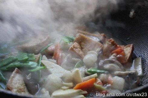 八珍豆腐煲的做法