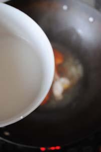 青蟹炒年糕的做法