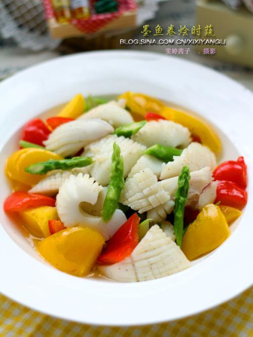 墨鱼卷烩杂蔬的做法