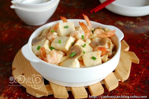 鲜虾蘑菇烧豆腐的做法