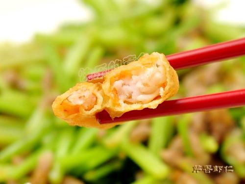 芹香虾仁的做法