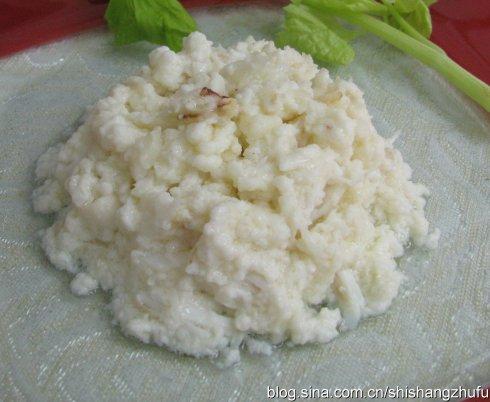 蟹肉牛奶炒蛋白的做法