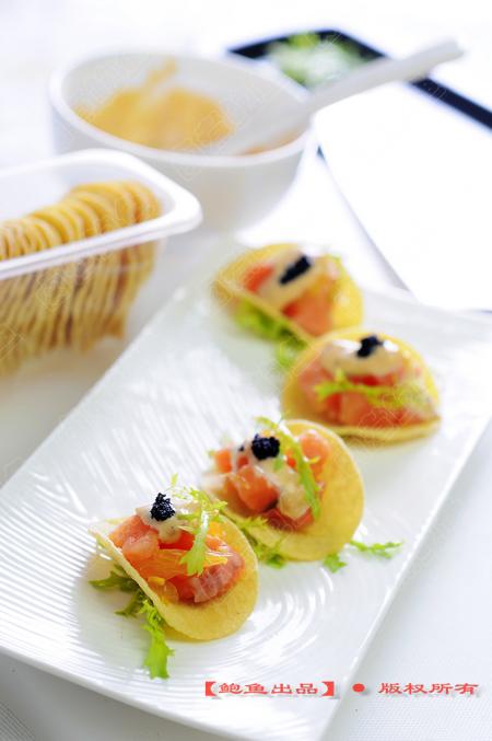 橙香薯片三文鱼沙拉的做法