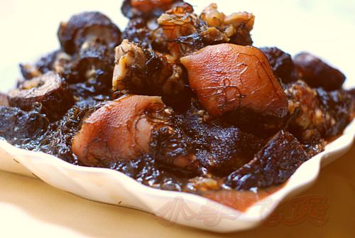 海参炆猪手的做法