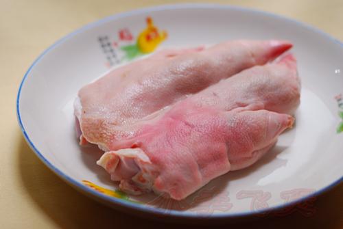 海参炆猪手的做法