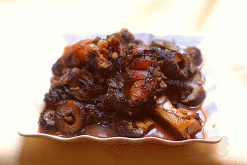 海参炆猪手的做法