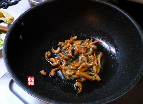 虾汁焖春笋的做法