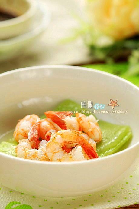 凉拌莴笋虾球的做法