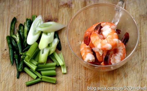 泡菜大虾的做法