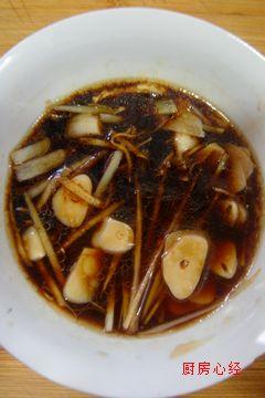 韭菜炒面条鱼的做法