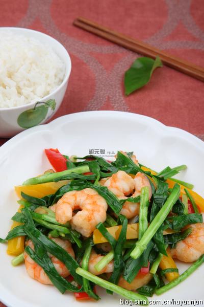 韭菜彩椒炒虾仁的做法