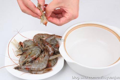 韭菜彩椒炒虾仁的做法