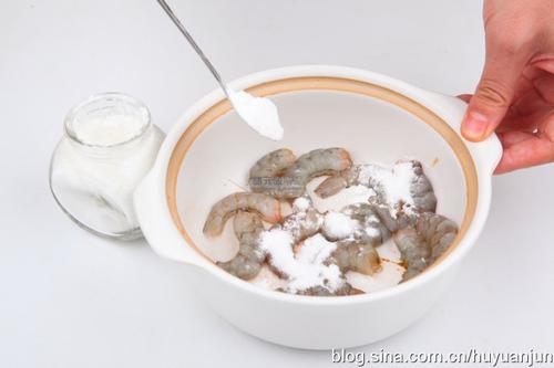 韭菜彩椒炒虾仁的做法