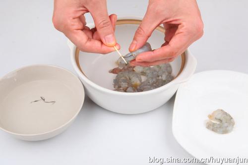 韭菜彩椒炒虾仁的做法