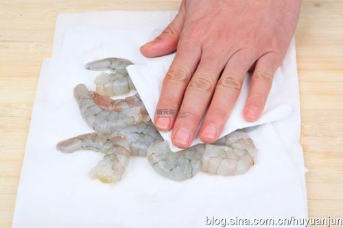 韭菜彩椒炒虾仁的做法