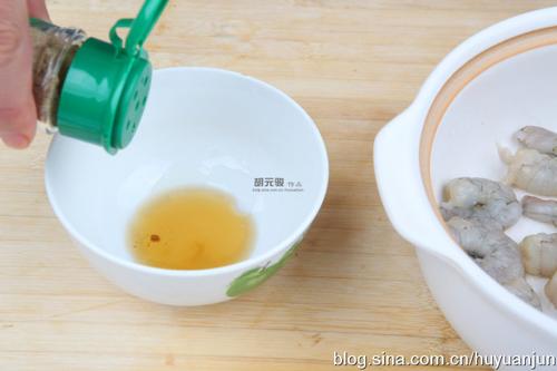 韭菜彩椒炒虾仁的做法