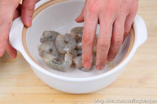 韭菜彩椒炒虾仁的做法