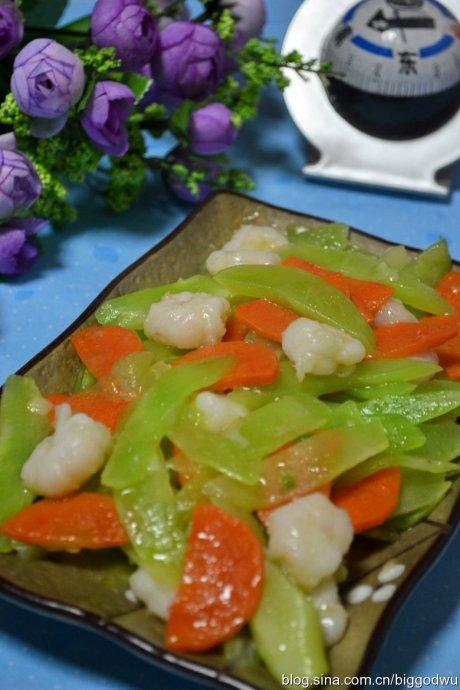虾仁炒莴苣胡萝卜的做法