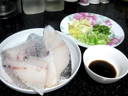 葱烧鳕鱼的做法