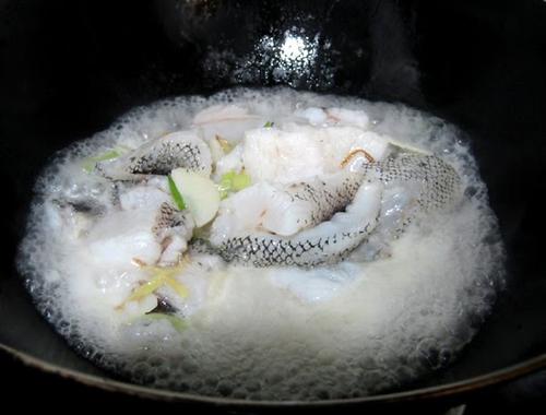 葱烧鳕鱼的做法