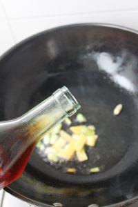 油爆海螺的做法