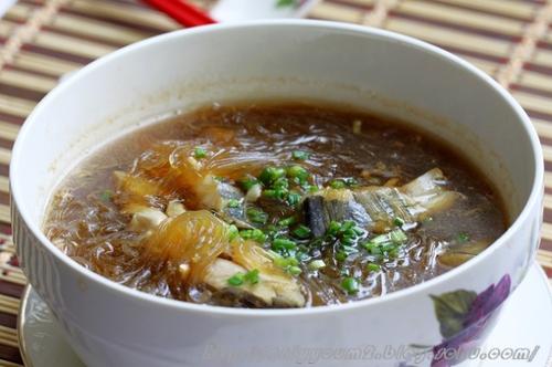 鲳鱼粉丝汤的做法