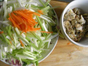 韭黄炒白蛤的做法