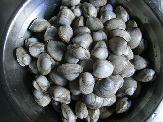 韭黄炒白蛤的做法