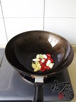 鱿鱼豆腐炖白菜的做法