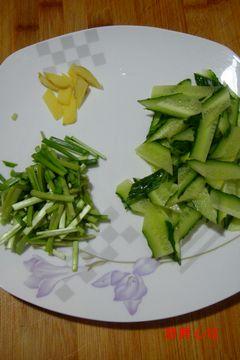 海白虾泡饼的做法