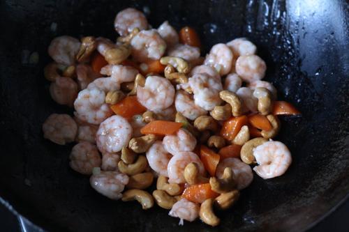 腰果炒虾仁的做法