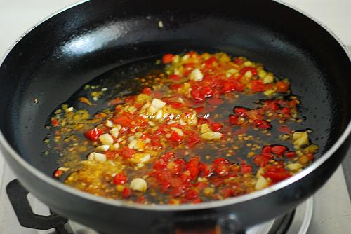 蕨根酸辣虾的做法