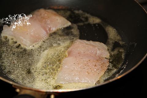 香煎干白龙利鱼配土豆泥的做法