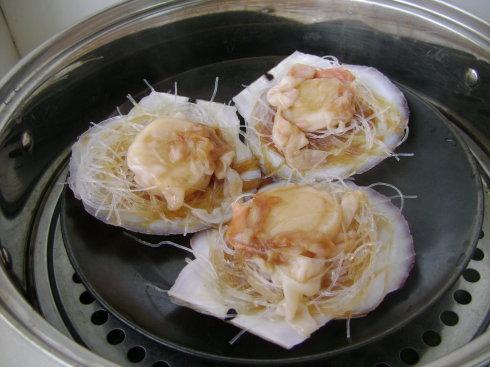 蒜蓉红椒蒸扇贝的做法
