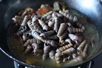 河蟹煲钉螺的做法