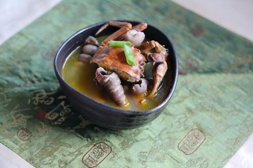 河蟹煲钉螺的做法