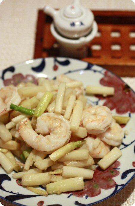 虾仁炒芦笋的做法