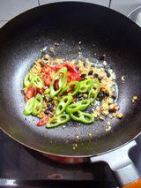 避风塘炒带鱼的做法