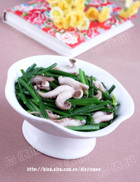 章鱼炒韭葶的做法