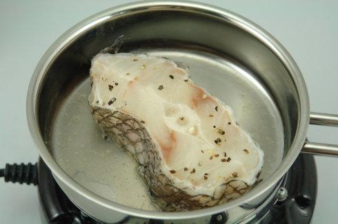 红酒蜜汁鳕鱼的做法