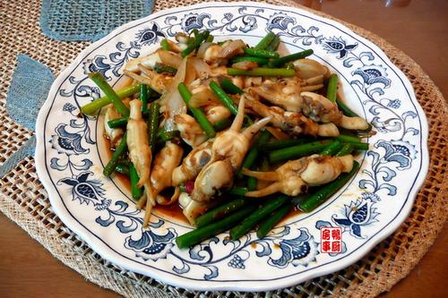 蒜苔炒蛏子的做法